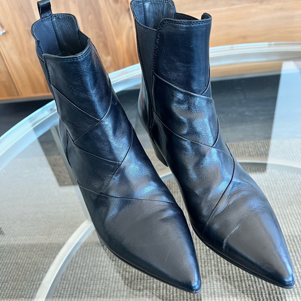 Women’s leather boots. Made in Italy size 40/8.5